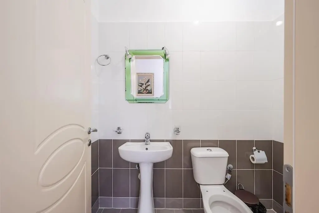 Hometown Apartment Гирокастра
